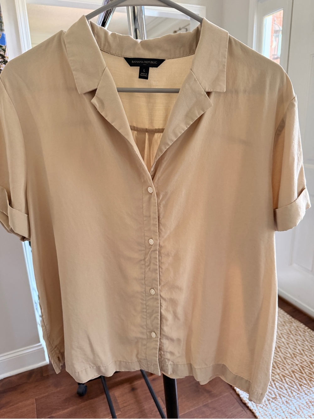 Banana Republic Light Beige Short Sleeve Button-Front Shirt